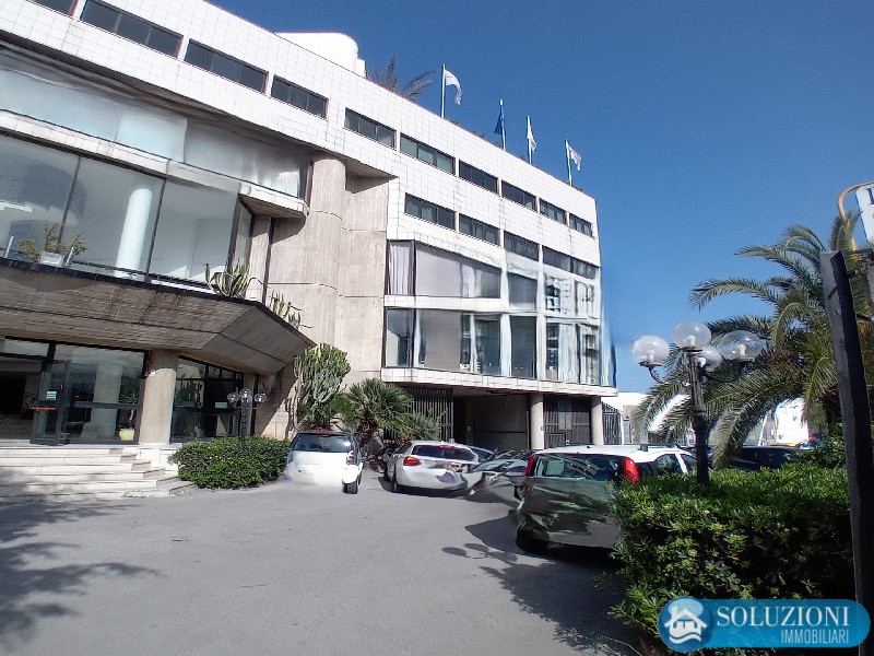 Locale Commerciale Viale Regione Siciliana N/O Mq 800