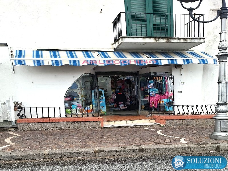 Ischia (Napoli) Locale Commerciale Ottimo Investimento Mq 120